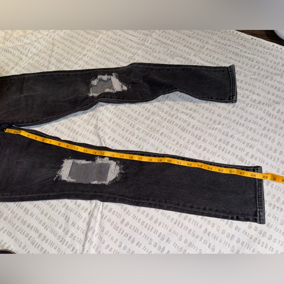 Levi’s 721 Ripped Knees High Rise Skinny - Distressed Washed Black - Size 27 - Picture 8 of 10